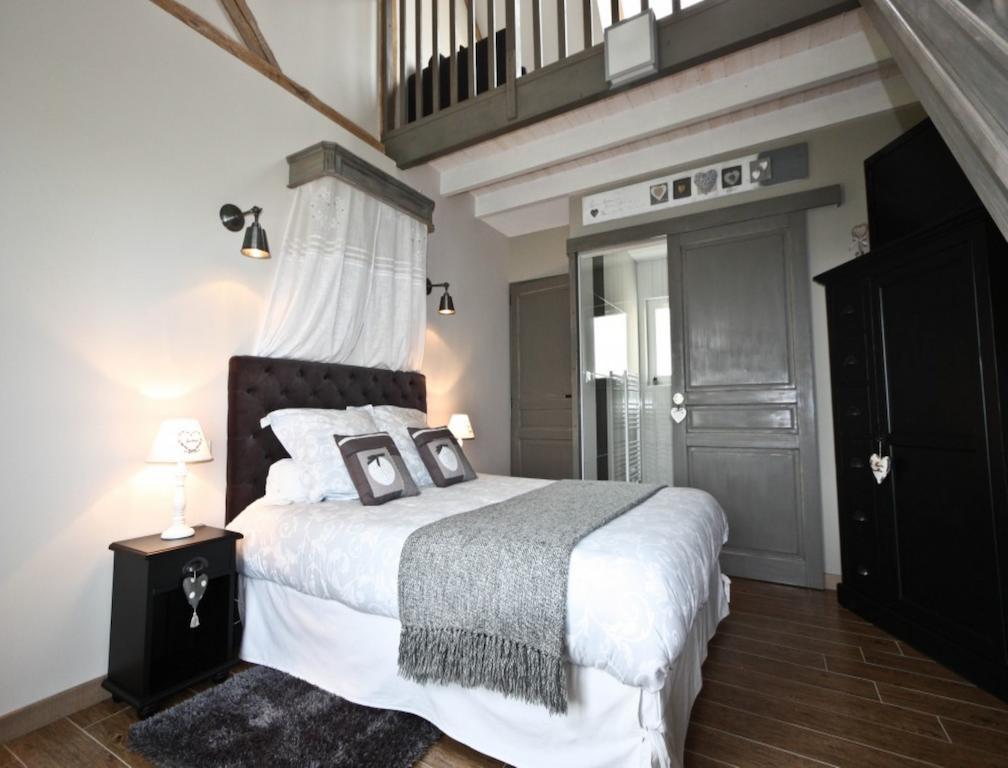 Bed and Breakfast La Haute Muraille Saint-Folquin Zimmer foto