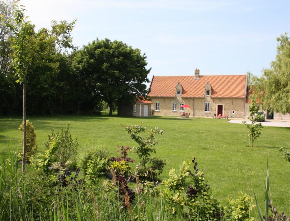 Bed and Breakfast La Haute Muraille Saint-Folquin Exterior foto